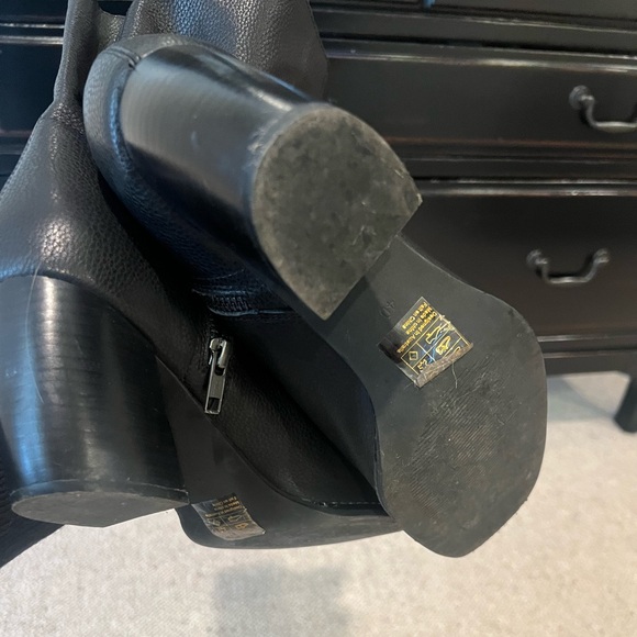 CAVERLY Black Leather Jamie Stud Trim Boots Size 40/US 9 - Picture 9 of 9